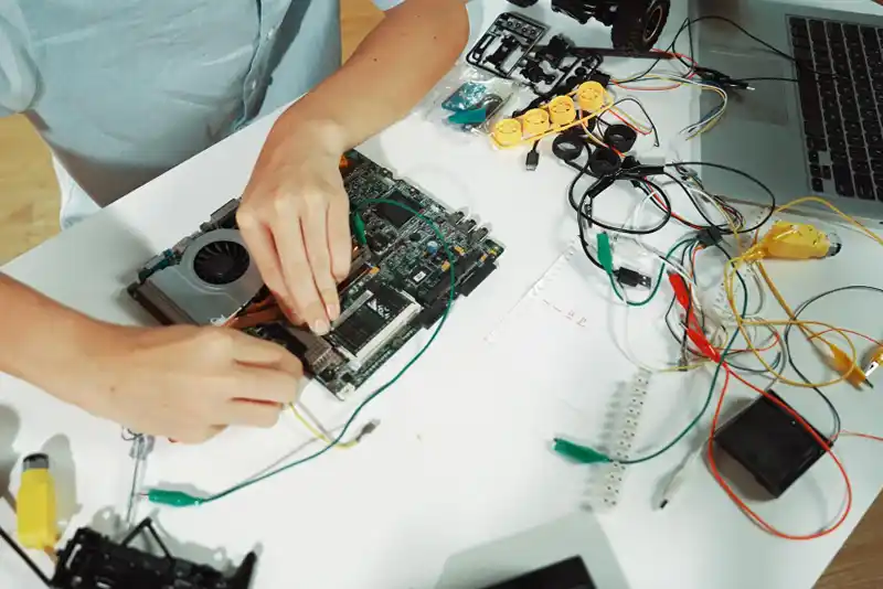 שירות מעבדת מחשבים בעיר הוד השרון עד בית הלקוח